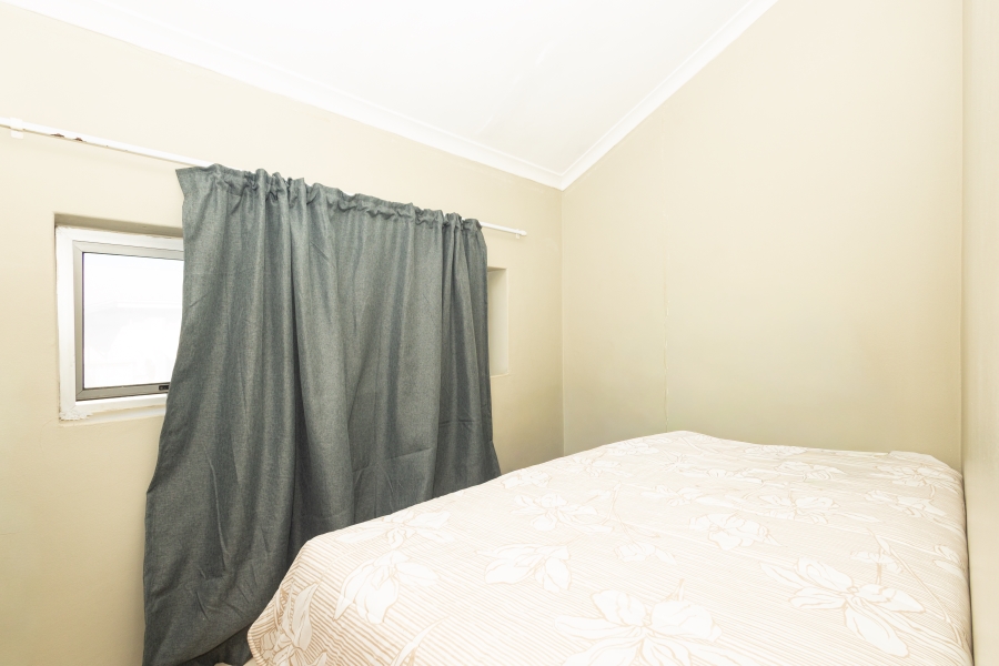 2 Bedroom Property for Sale in Uitzicht Western Cape